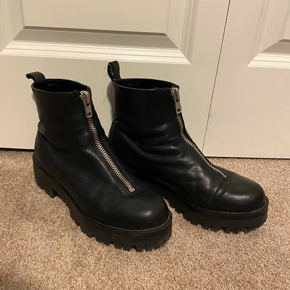 Chunky Black Boots with Zipper